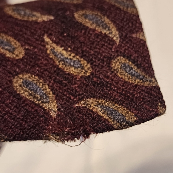 Perry Ellis Men's Paisley 100% Silk Tie in Rich Brown and Gold - Picture 3 of 6